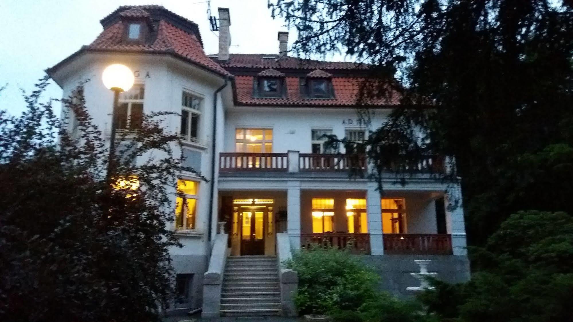 Vila Olga Jevany Exterior photo